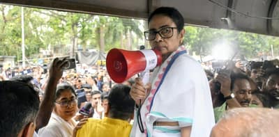 ফলপ্রকাশের পর প্রথম রাজপথে মমতা, সঙ্গে কোন কোন সাংসদ-বিধায়ক?