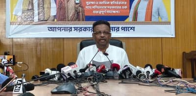 ইস্তফা দিলেন মেয়র ফিরহাদ হাকিম