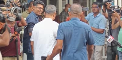 মমতা বন্দ্যোপাধ্যায়ের ডাকা বৈঠকে এলেন ফিরহাদ হাকিম