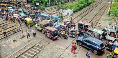 ৩ পূর্বসূরি ব্যর্থ, নয়া মন্ত্রীর হাত ধরে স্বপ্ন সফল হবে রেল উড়ালপুলের? আশাবাদী খড়দহবাসী