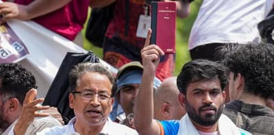 দিল্লিতে ককরোচ জনতা পার্টি-র বিক্ষোভ কর্মসূচি শেষ, যন্তরমন্তর থেকে ফিরে গেলেন অভিজিৎ দিপকে