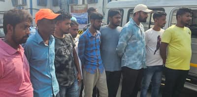 মুর্শিদাবাদ মেডিকেল থেকে ১১ দালালকে হাতেনাতে পাকড়াও করল বহরমপুর থানা