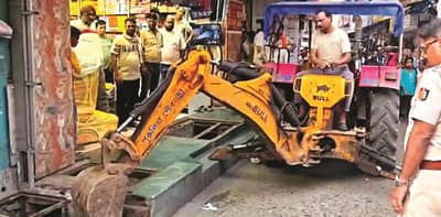 সাত দিনে সরাতে হবে দোকানপাট, এসডিও’র নির্দেশে দিশাহারা রঘুনাথপুরের ব্যবসায়ীরা