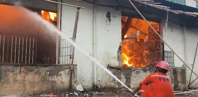 মহারাষ্ট্রের ভিওয়ান্ডিতে একটি গুদামঘরে আগুন, অকুস্থলে দমকল