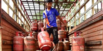 ফের রান্নার গ্যাসের দাম বাড়ল ২৯ টাকা