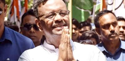 ইস্তফা দিলেন মেয়র ফিরহাদ হাকিম