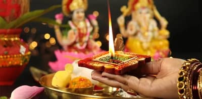 যে তিথি অক্ষয়