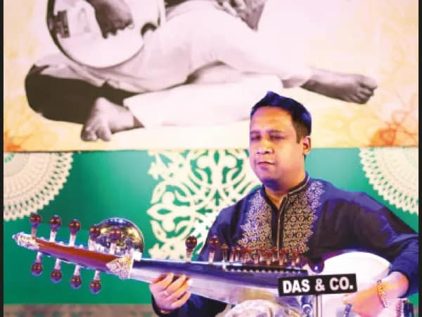 সঙ্গীত সমর্পণ
