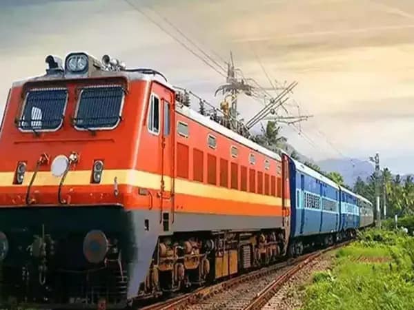 কনফার্মড টিকিট ছাড়া প্ল্যাটফর্মে প্রবেশ নয়, ভিড় ঠেকাতে নতুন নির্দেশ রেলের