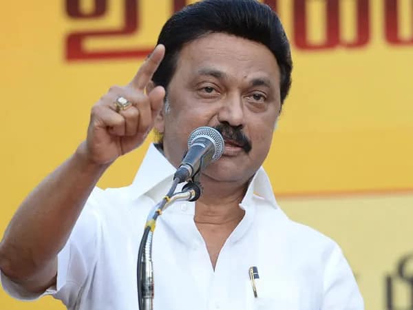 ভাষা সংযত করা উচিত, ধর্মেন্দ্রকে তোপ স্ট্যালিনের