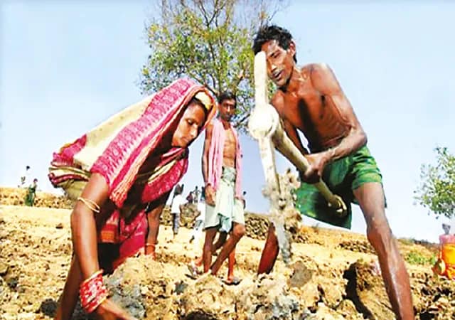 কেন্দ্রের অতিরিক্ত ব্যয় বরাদ্দের তালিকা থেকে বাদ ১০০ দিনের কাজ