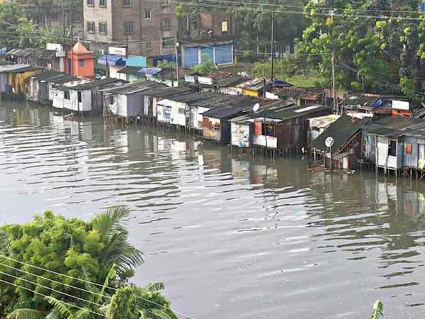 সরকারি টাকা ব্যয় না করে কাটা হল খাল, মাটি বিক্রি করে রাজস্ব আদায়