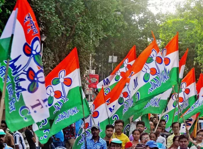 বারাকপুরে ‘ভূতুড়ে ভোটার’ ধরতে এবার  কম্পিউটার জানা কর্মীদের দায়িত্ব তৃণমূলের