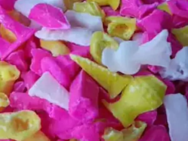 চিনির মঠ বানাচ্ছেন না কারিগররা ধুঁকছে বাংলার প্রাচীন মিষ্টান্ন