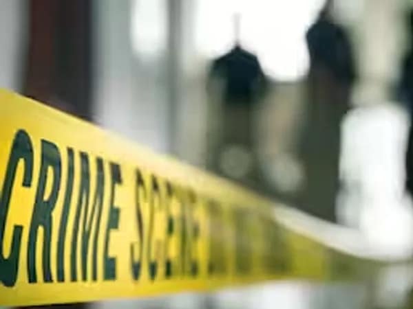 মদ খাওয়া নিয়ে দ্বন্দ্ব, হাঁসুয়ার কোপে খুন কালিয়াচকের চরিঅনন্তপুরে আশঙ্কাজনক দু’জন