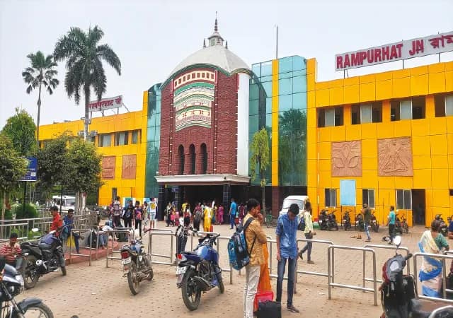 রেলের কাছে বকেয়া প্রায় ৫০ লক্ষ টাকা