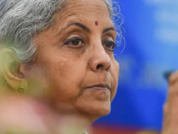 ১১ বছরে ৫৬ কোটি জনধন অ্যাকাউন্ট চালুর দাবি নির্মলার, উল্লেখ নেই অচল ১৪ কোটির