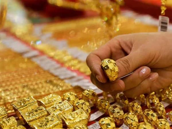 ফের নতুন রেকর্ড  সোনা-রুপোর দরে