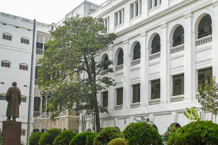 কলকাতা বিশ্ববিদ্যালয়ে ভুয়া জাতি সংশাপত্র জমা দিয়ে পিএইচডি করার অভিযোগ