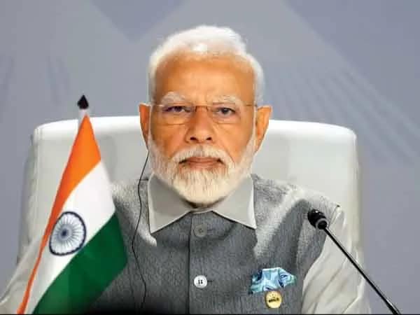 মোদির আমলে সরকারি সংস্থার ব্র্যান্ড ভ্যালু কি তলানিতে? ক্রেতা নেই, বিলগ্নিকরণ থেকে আয় ১১ বছরে সর্বনিম্ন