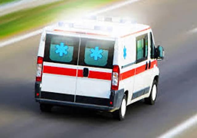 অ্যাম্বুলেন্সের বেপরোয়া গতির বলি দম্পতি