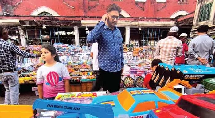 রাস্তায় আর হকার নয়, এপ্রিল থেকে ফের অভিযানে পুরসভা