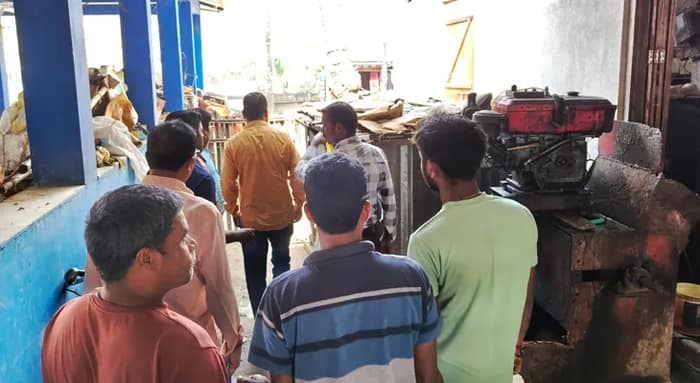 মৎস্য ব্যবসায়ীদের মাছ চুরি করে সেগুলিই আবার বাজারে কমদামে বিক্রি! চাঞ্চল্য