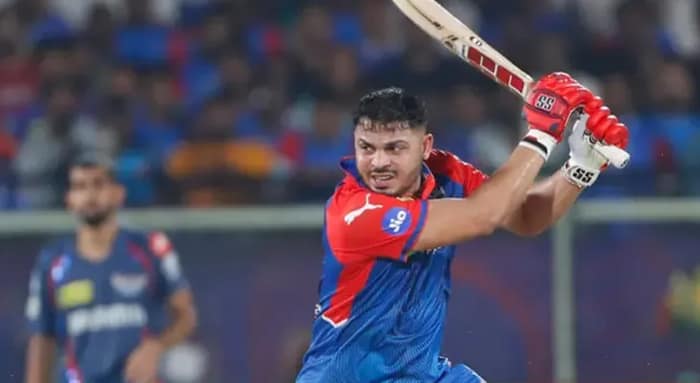 ধাওয়ানকে ইনিংস উৎসর্গ আশুতোষের