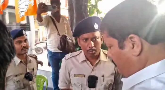 ফের অশান্ত ভাটপাড়া, চলল বোমা-গুলি অর্জুন সিংকে পুলিসি জিজ্ঞাসাবাদ, গ্রেপ্তার ৪