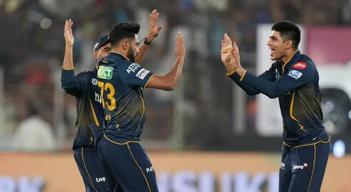 আইপিএল: ৪৮ রানে আউট সূর্যকুমার যাদব, মুম্বই ১২০/৫ (১৬ ওভার), টার্গেট ১৯৭