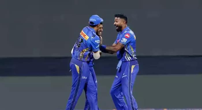 আইপিএল: ৫ রানে আউট আন্দ্রে রাসেল, কেকেআর ৮৮/৮ (১২.৪ ওভার), বিপক্ষ মুম্বই