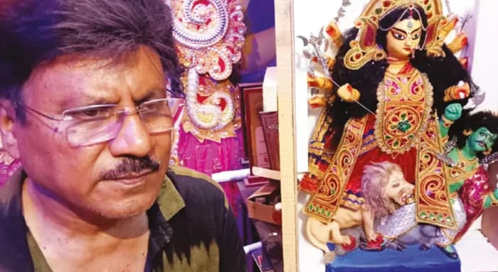 কুমোরটুলি থেকে বিমানে বেঙ্গালুরু যাচ্ছে বাসন্তী দুর্গা