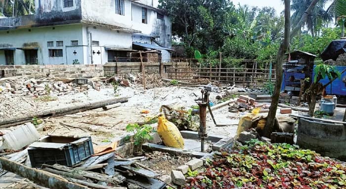 ঢোলাহাট বিস্ফোরণে সিদুঁরে মেঘ দত্তপুকুর-কল্যাণীর ‘বাজি গ্রামে’, মহেশতলায় পুলিসের মাইকিং