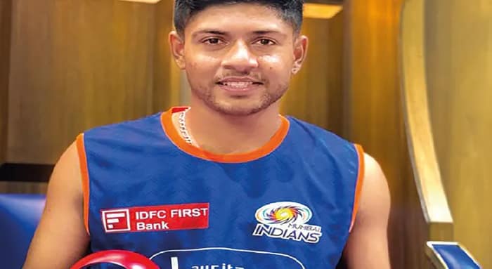 রাসেলকে ফিরিয়ে তৃপ্ত অশ্বিনী কুমার