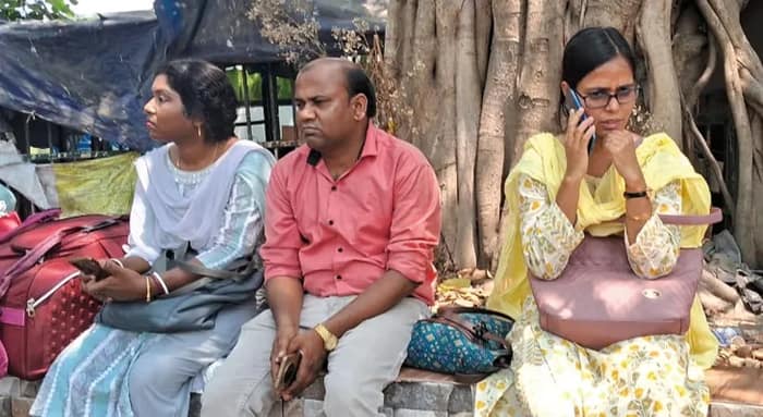 অনশন শুরু ‘যোগ্য’ শিক্ষকদের, গ্রুপ সি ও ডি’র ভাতা নিয়ে রায়দান স্থগিত