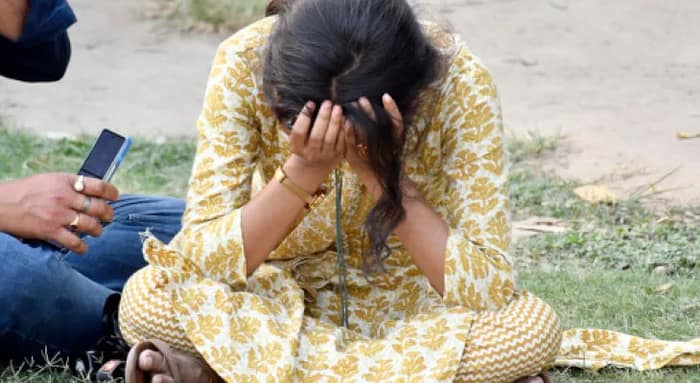 পরীক্ষা নিতেই হিমশিম, ক্লাস চালু  হলে কি হবে? স্কুলগুলিতে জল্পনা