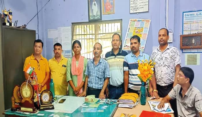 চরম প্রতিকূলতার সঙ্গে লড়াই করে চিকিৎসক হওয়ার পথে কস্তুরী বর্মন