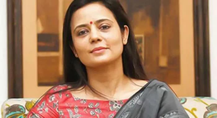 ওয়াকফ আইনের বিরুদ্ধে এবার সুপ্রিম কোর্টের দ্বারস্থ মহুয়া মৈত্র