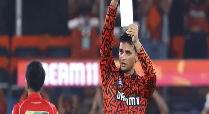 আইপিএল: প্লেয়ার অব দ্য ম্যাচ হলেন হায়দরাবাদের অভিষেক শর্মা