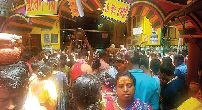 শিব-পার্বতীর বিয়ে, তারকেশ্বরে উপচে পড়া ভিড়