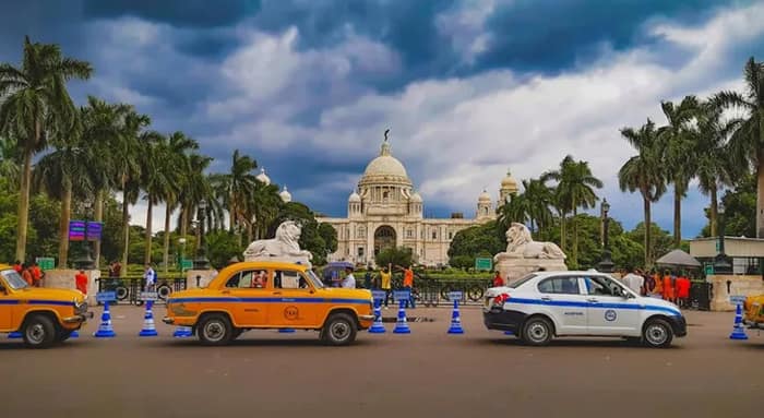 ‘স্লুইস গেট’ কৌশল ব্যবহার করে সফল লালবাজার, বিশাল পদযাত্রার পরও নিয়ন্ত্রণে শহরের যানজট