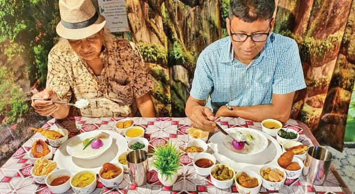 নববর্ষে ঝাড়গ্রামে পর্যটকদের জন্য বিশেষ পান্তাভাতের থালি