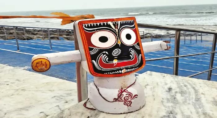 দীঘায় মন্দির উদ্বোধনের আগে সমুদ্রে শ্রীজগন্নাথের কাঠের বিগ্রহ