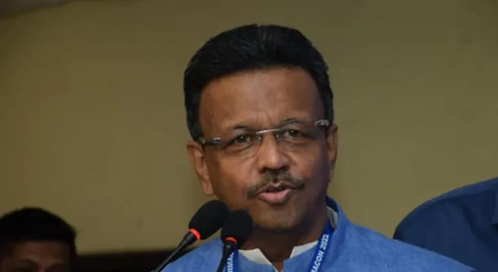ফের ঠিকা-প্রজা সার্টিফিকেট বিলি শুরু, ভালো সাড়া না মেলায় আরও প্রচার চান মেয়র