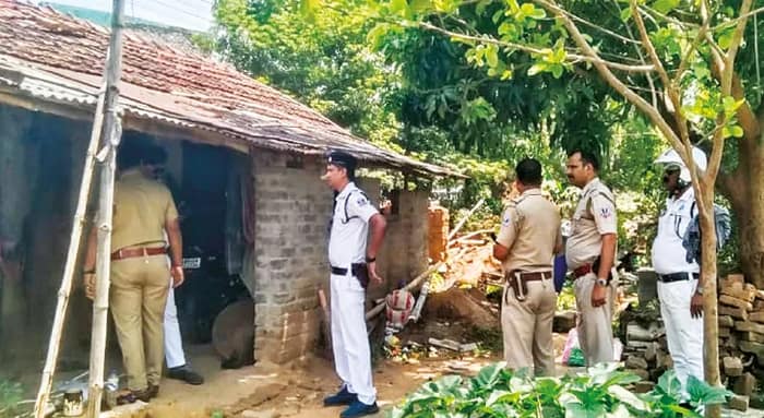 দুর্গাপুরে বিস্ফোরণে জখম যুবক, এলাকায় বোমাতঙ্ক