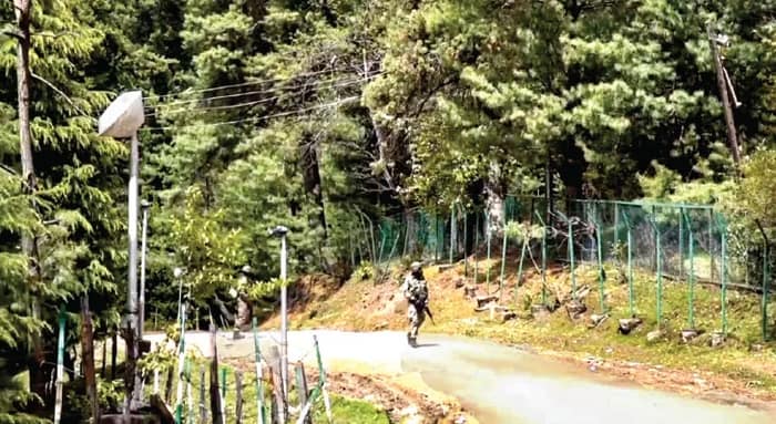 এপ্রিলেই জঙ্গি হানার সতর্কবার্তার পরও কেন অরক্ষিত বৈসরণ, প্রশ্ন