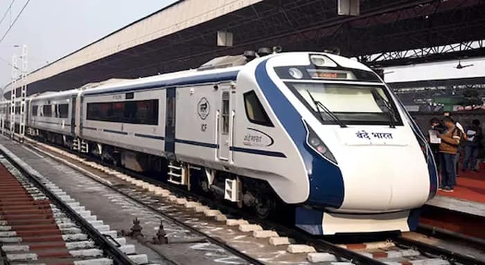 শ্রীনগর বন্দে ভারত ‘বুলেট প্রুফ’ করার ভাবনা রেলের