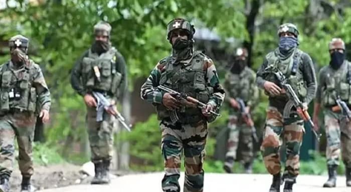 নিয়ন্ত্রণরেখায় গোলাগুলির মাত্রা বৃদ্ধি করেছে পাক সেনা, জানাল ভারত
