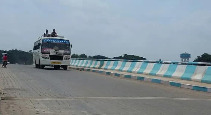 চন্দ্রকোণা রোডে সেতু হওয়ায় ব্যবসায় গতি