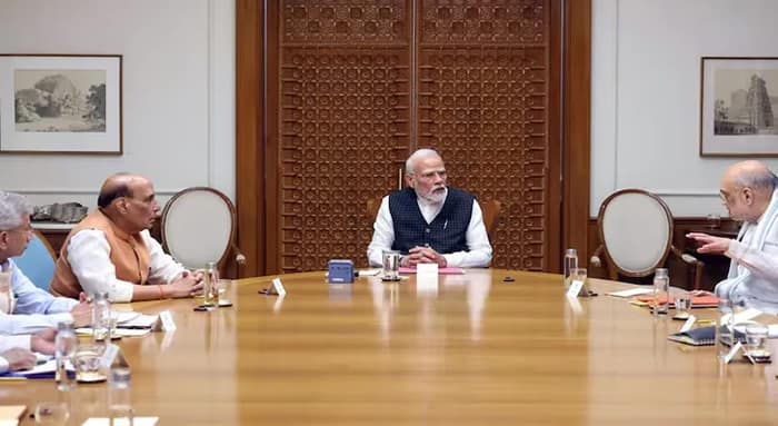 পহেলগাঁও পরবর্তী পরিস্থিতি নিয়ে জরুরি বৈঠকে প্রধানমন্ত্রী নরেন্দ্র মোদি, আছেন প্রতিরক্ষামন্ত্রী, এনএসএ এবং তিন বাহিনীর প্রধান